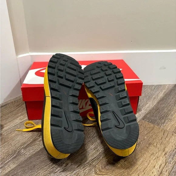 Nike
Sneakers Nike Pre-Love O.X. Black Swoosh Sz 8 - Picture 10 of 13